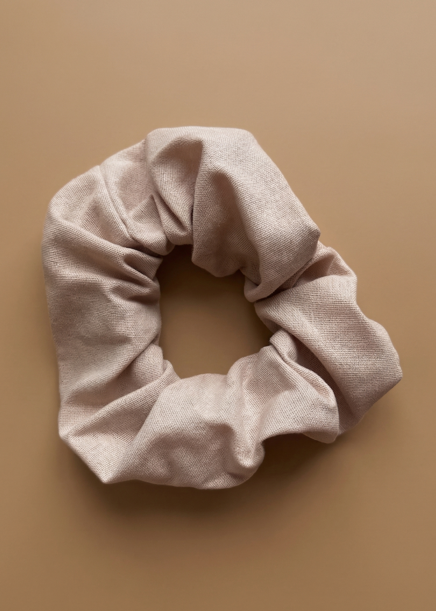 Scrunchie de Lino Premium | Accesorio de Lujo para el Cabello